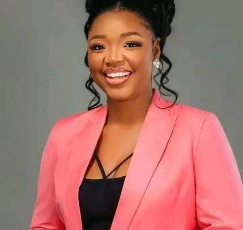 Lizzy Gold Biography